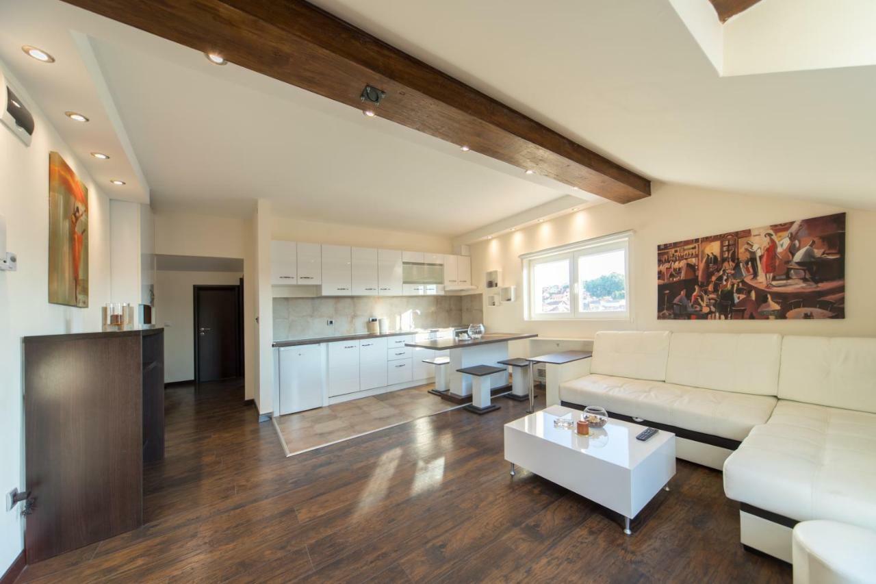 New And Nice Apartments ครากูเยวัตส์ ภายนอก รูปภาพ