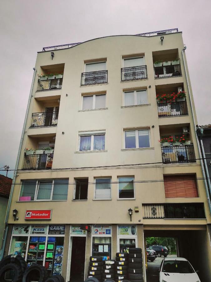 New And Nice Apartments ครากูเยวัตส์ ภายนอก รูปภาพ